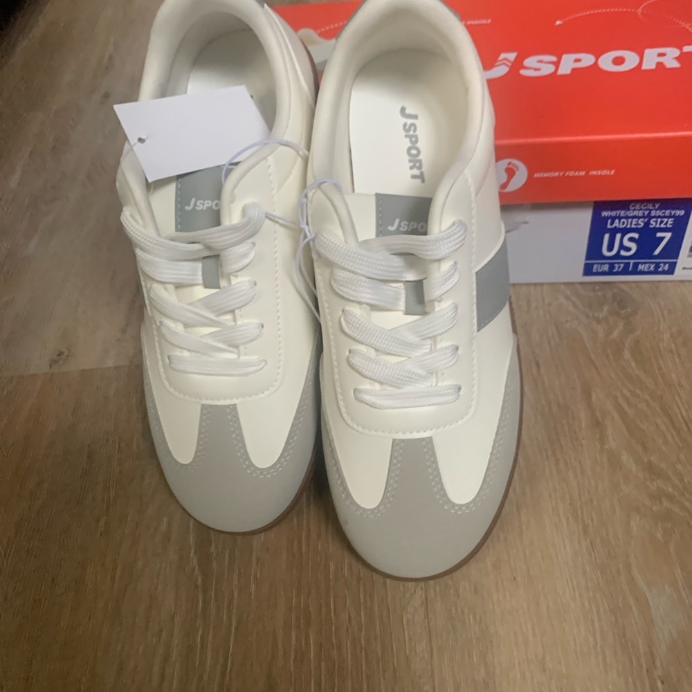 BNWT  JSPORT  Woman’s White and Gray Sneakers